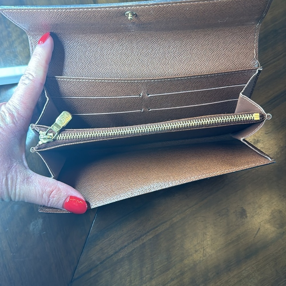 Louis Vuitton Sarah Wallet - Picture 5 of 14